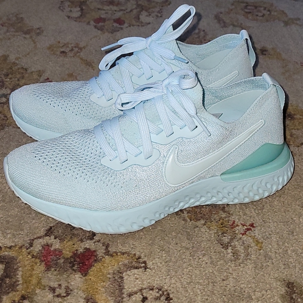 Womens Nike Flyknit Runs